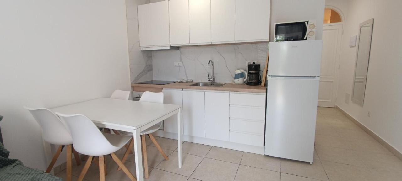 Newly Renovated Modern Apartment In Orlando Complex, Costa Adeje Екстериор снимка